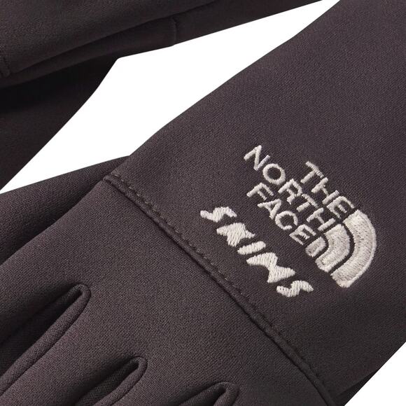 IN HAND 🚨 NWT The North Face x SKIMS Gloves - Phoenix (Size Small) SOLD OUT - Picture 3 of 4